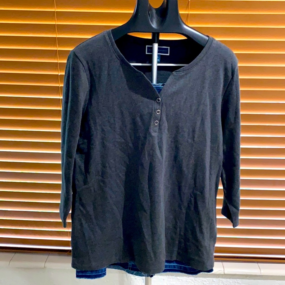Soft and comfortable shirt,could be worn with jeans or a nice skirt